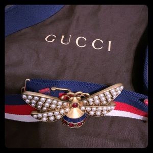 Auth Gucci adjustable stud Gold bumble bee belt